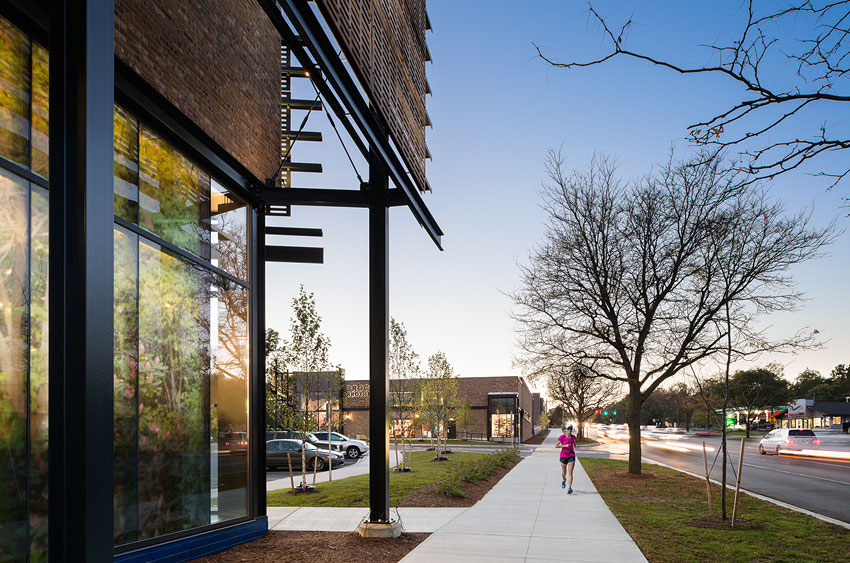 <p>Arbor Hills Retail Center</p>
                 <p>Ann Arbor, MI</p>
                 <p>BKSK Architects</p>