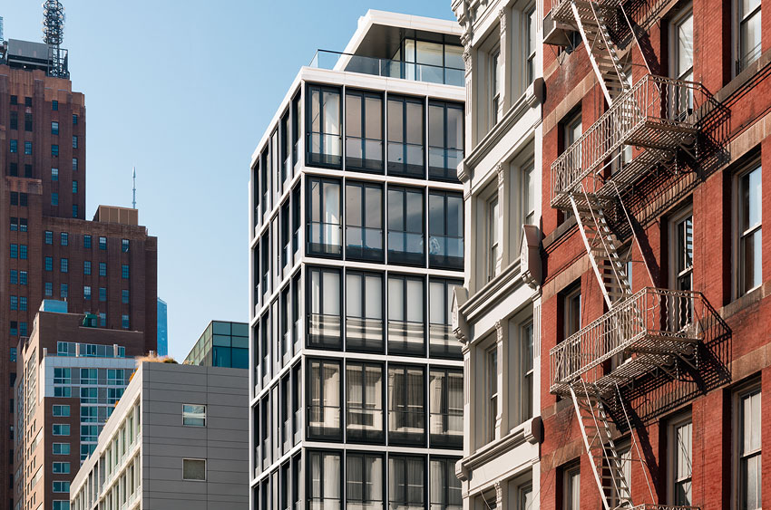 <p>27 Wooster Street</p>
                 <p>SoHo, NY</p>
                 <p>Kohn Pedersen Fox</p>