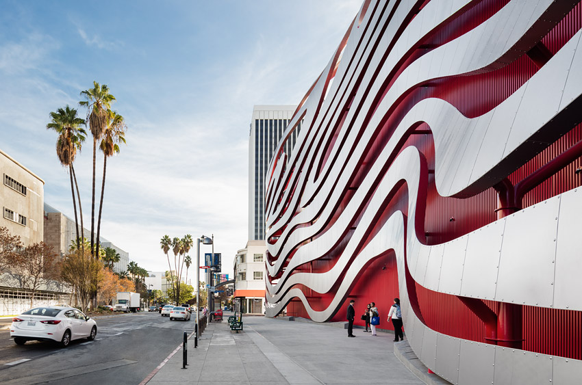 <p>Petersen Automotive Museum</p>
                 <p>Los Angeles, CA</p>
                 <p>Kohn Pedersen Fox</p>
