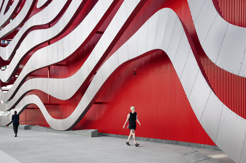<p>Petersen Automotive Museum</p>
                 <p>Los Angeles, CA</p>
                 <p>Kohn Pedersen Fox</p>