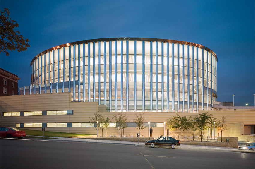 <p>University of Minnesota STSS</p>
                 <p>Minneapolis, MN</p>
                 <p>Kohn Pedersen Fox</p>