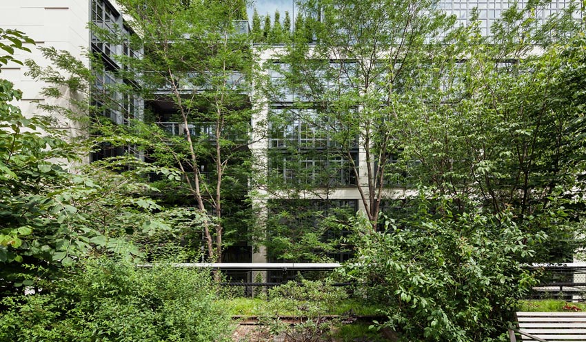 <p>Kohn Pedersen Fox</p>
                 <p>Architecture And Urbanism 2011-2020</p>
                 <p>KPF</p>