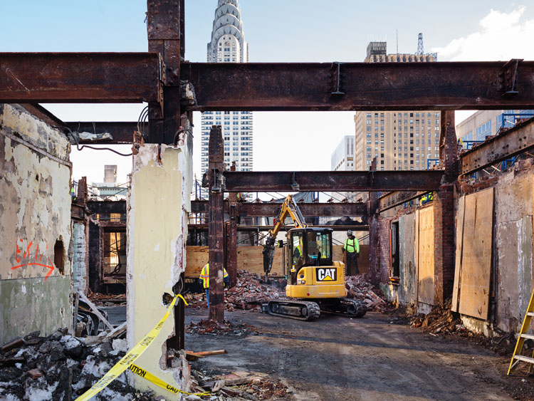 <p>Demolition of 21st floor</p>
                 <p>New York City</p>
                 <p>January 2016</p>