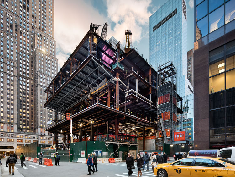 <p>Vanderbilt Av at E 43rd St</p>
                 <p>New York City</p>
                 <p>February 2018</p>
