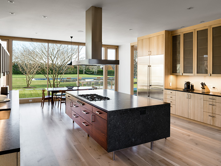 <p>Bridgehampton, NY</p>
                 <p>Architect: James Merrell</p>