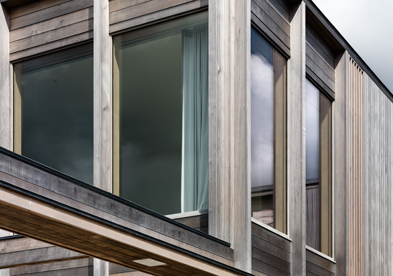 <p>Beach House</p>
                 <p>Bridgehampton, NY</p>
                 <p>Architect: James Merrell</p>