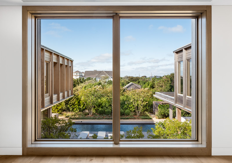 <p>Beach House</p>
                 <p>Bridgehampton, NY</p>
                 <p>Architect: James Merrell</p>