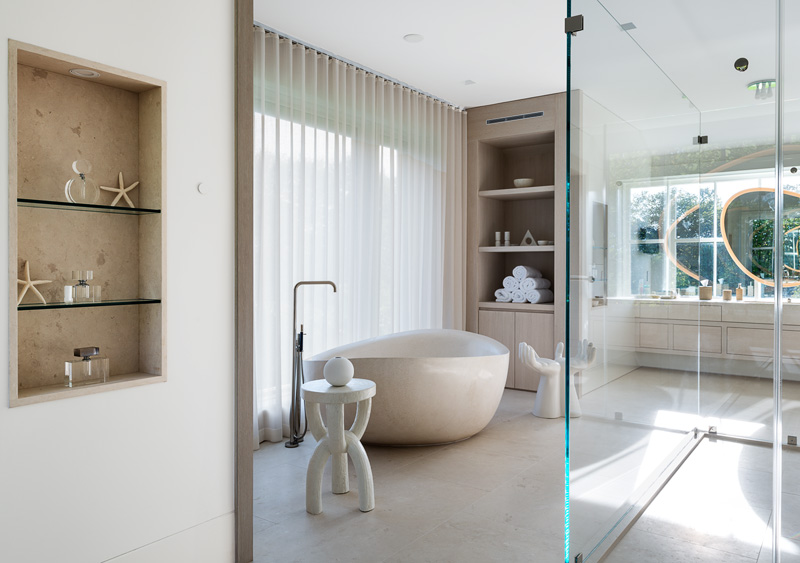 <p>Southhampton, NY</p>
                 <p>Architect: James Merrell</p>
                 <p>Interiors: Kelly Behun</p>