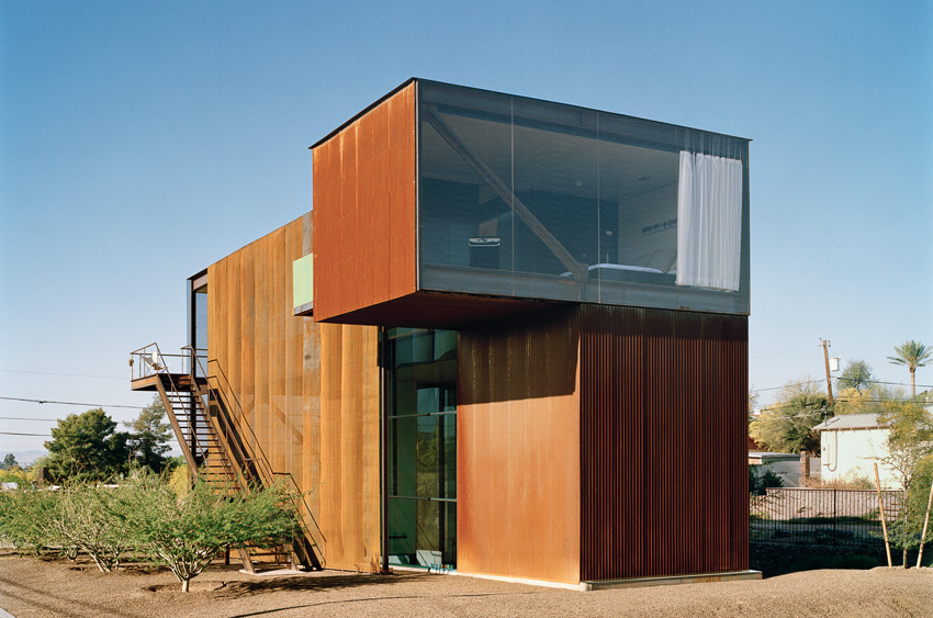 <p>Xeros House</p>
                 <p>Phoenix, AZ</p>
                 <p>Architect: Blank Studio</p>